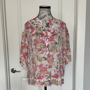 Chic Floral V-Neck Blouse